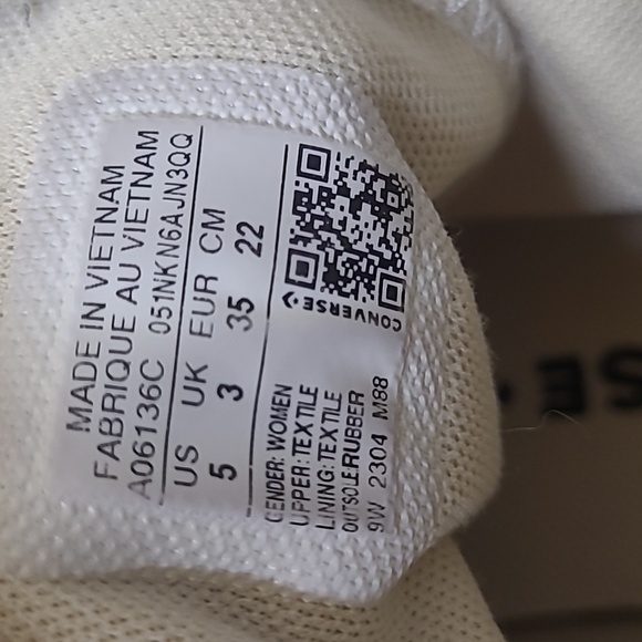 Converse Women's Blush High-Top Sneakers  zise 5‎ used good condition. - Picture 2 of 16